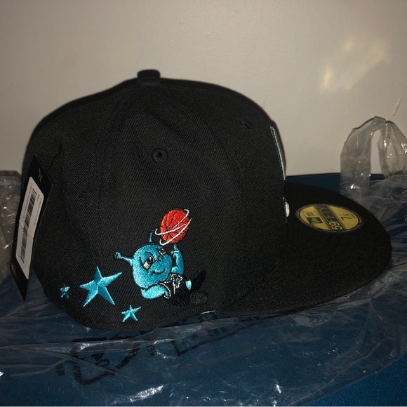 OVO Scarborough shooting stars New Era - Picture 2 of 7